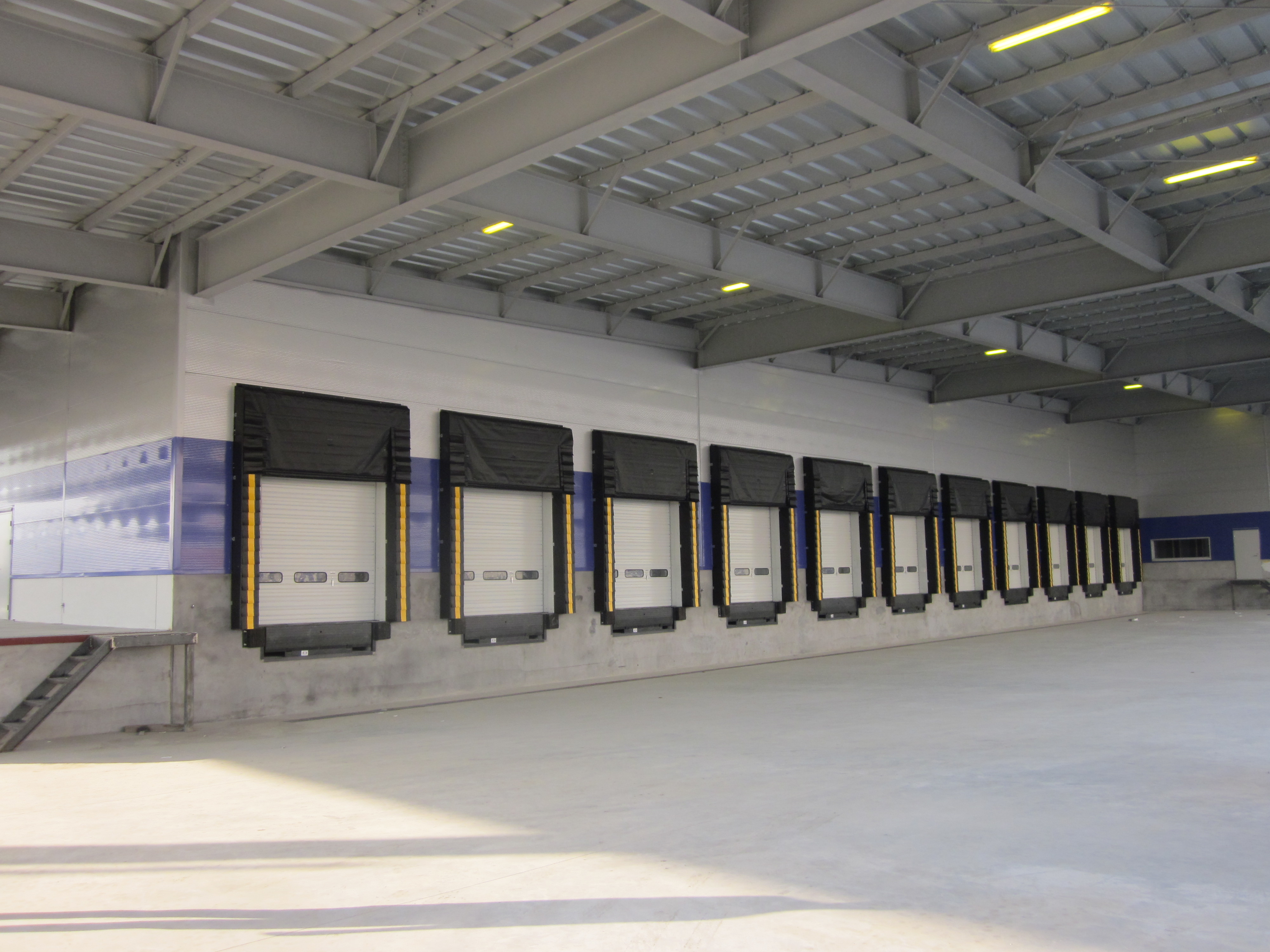 集裝箱登車(chē)橋 集裝箱登車(chē)橋